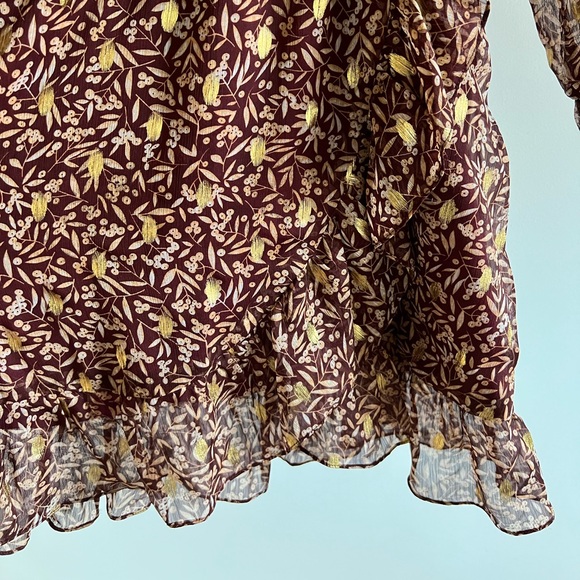 Golden details for this Parisian dress from an independent brand - Picture 4 of 5